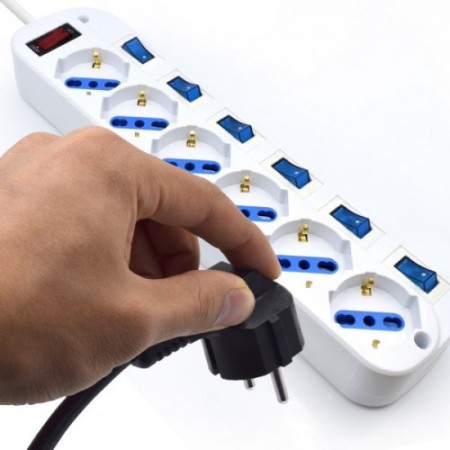 Ewent EW3932-3M limitador de tensión 6 salidas AC Blanco