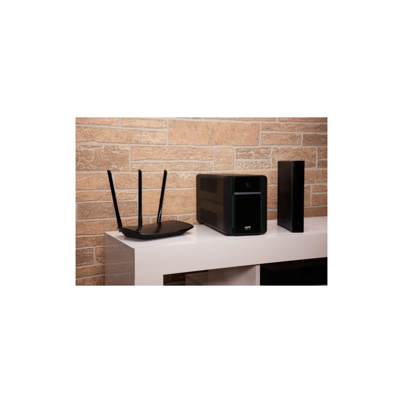 APC Easy UPS sistema de alimentación ininterrumpida (UPS) Línea interactiva 1,6 kVA 900 W