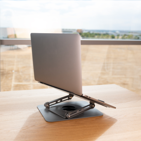 TooQ Soporte Elevador con rotación 360° y ajustable, para dispositivos de 11”-17”, Color Gris Oscuro