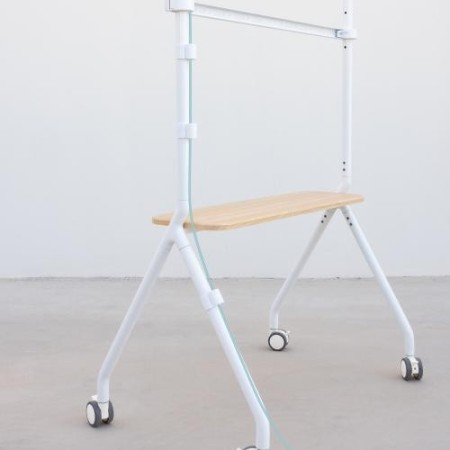 TooQ iLOVE Soporte de Suelo con Ruedas para Pantalla 49″-80″, Blanco y Haya